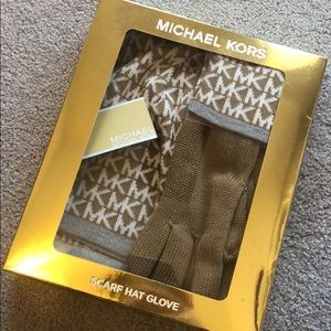 Michael Kors Scarf Hat & Glove Set